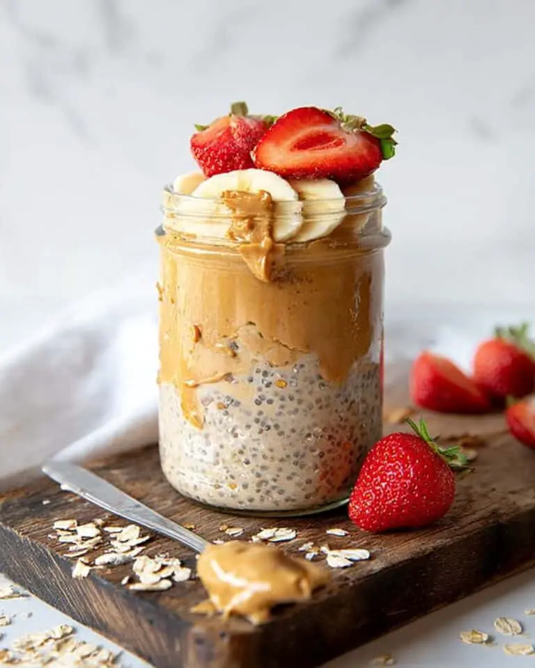 Peanut Butter Overnight Oats with 5 Simple Ingredients Recipe